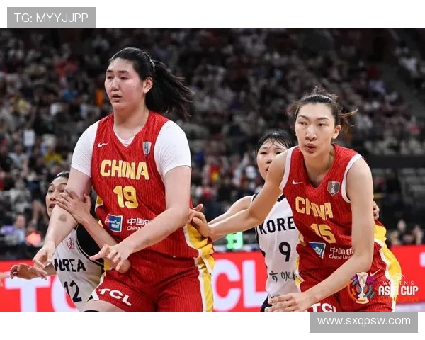 女篮半场优势明显三将表现突出